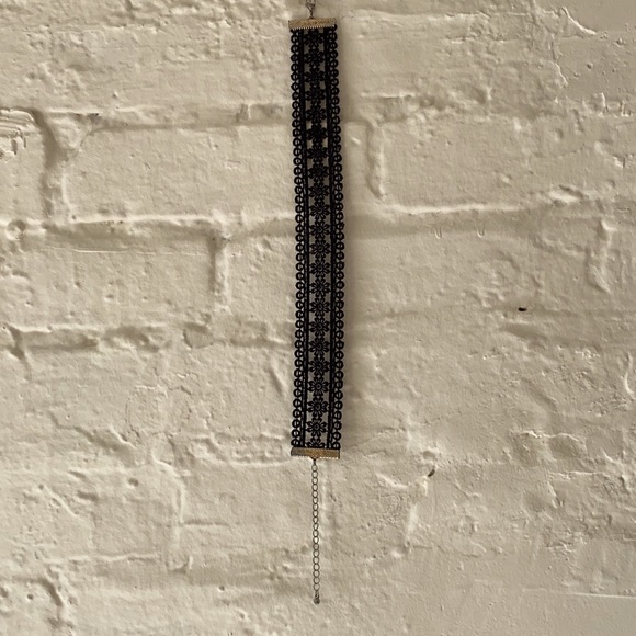Black Lace Choker - Picture 2 of 4